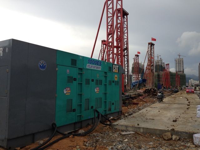 徐州發(fā)電機出租租賃工程施工租用靜音1000KW發(fā)電機組施工現(xiàn)場